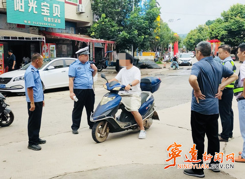 宁远县鲤溪镇：常态化执法筑牢道路交通安全线_副本_副本500.jpg
