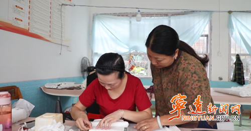 宁远：闲置旧房变身微工厂 灵活就业撑起幸福生活2_副本500.png